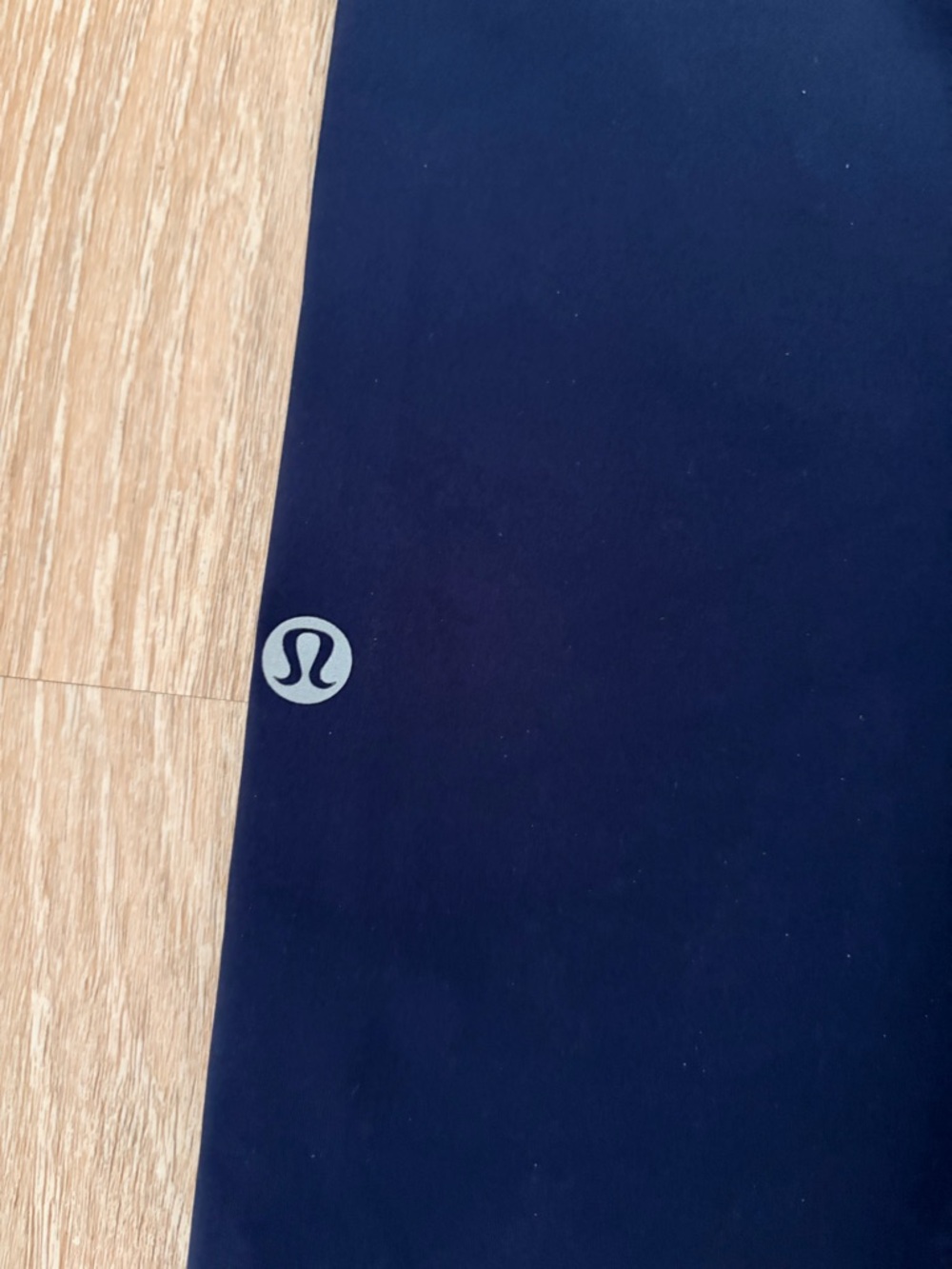 lululemon athletica Navy Mid-Rise Cropped Leggings- Size 6 (SM) - Picture 8 of 10